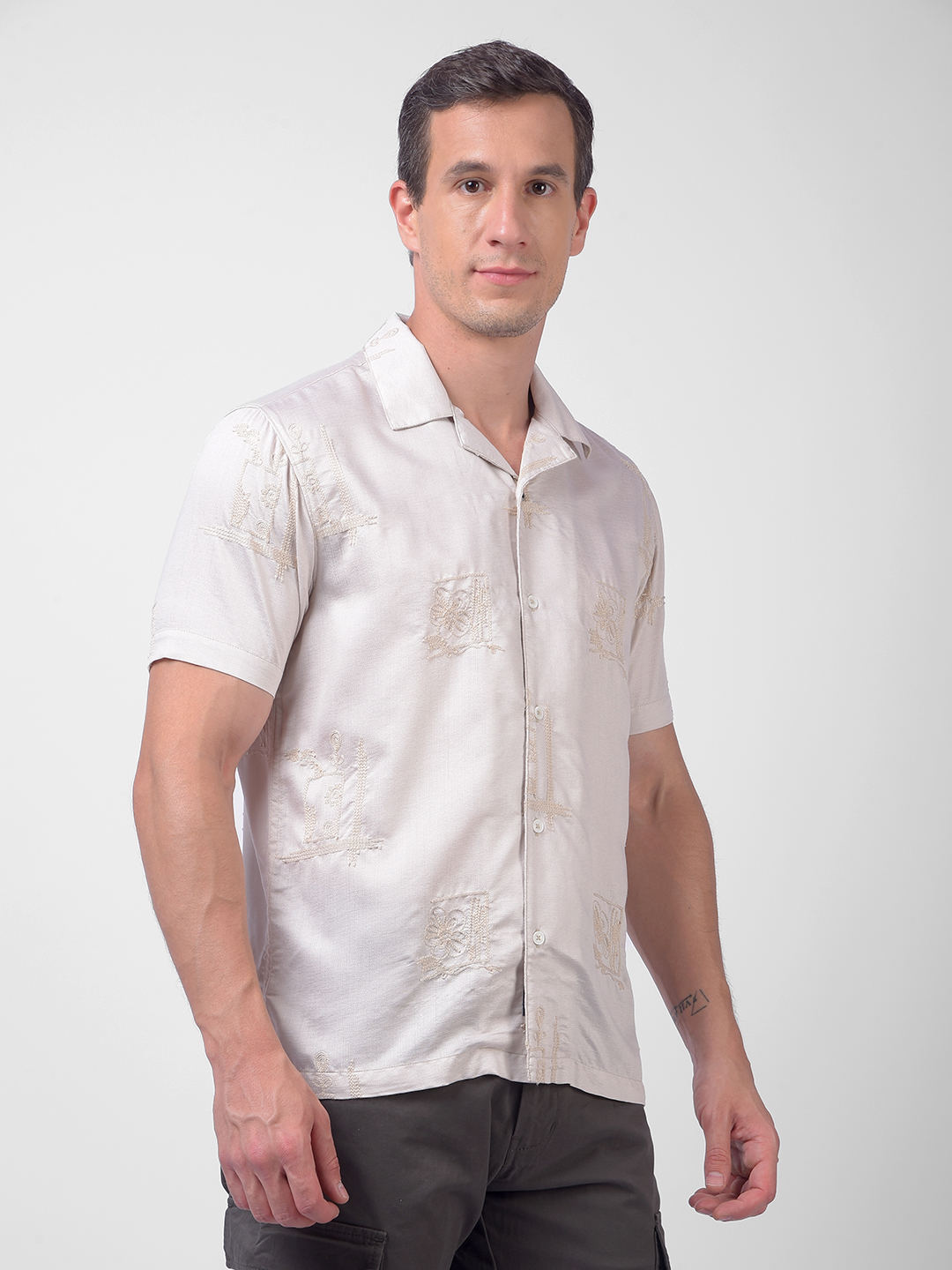 Numero Uno Men Beige Embroidered Resort Collar Shirt
